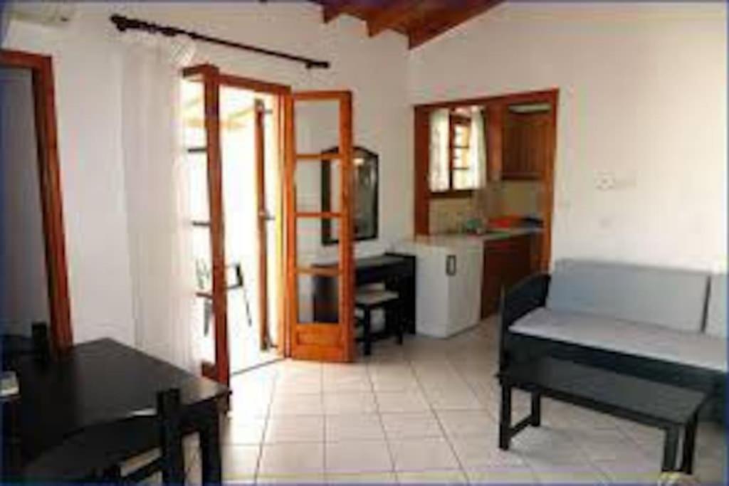 Ferienwohnung Δίχωρο Στούντιο Στον Κέντρο Του Αρμενιστή Armenistis  Exterior foto